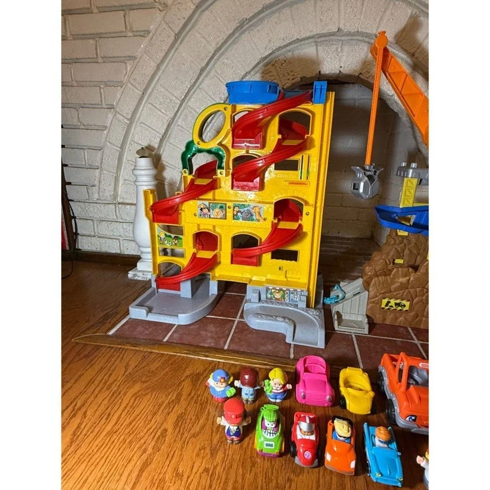 Little People Construction Site & Wheelies Stand 'N Play Rampway, Race Track
